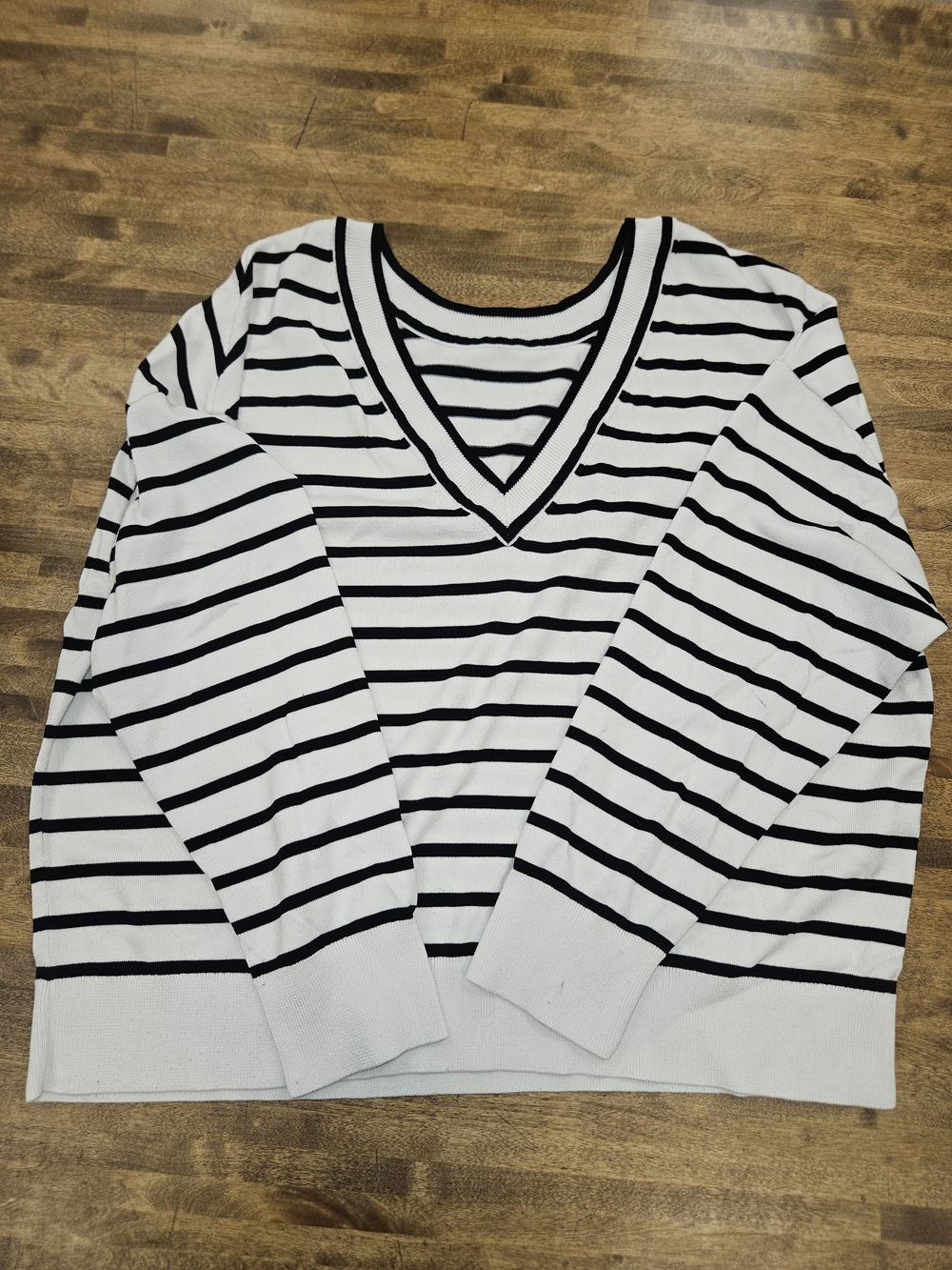 Express Striped V-Neck Sweater - White and Black
